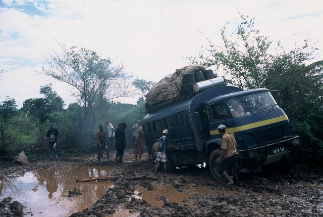 Camion embourbé à Bekopaka